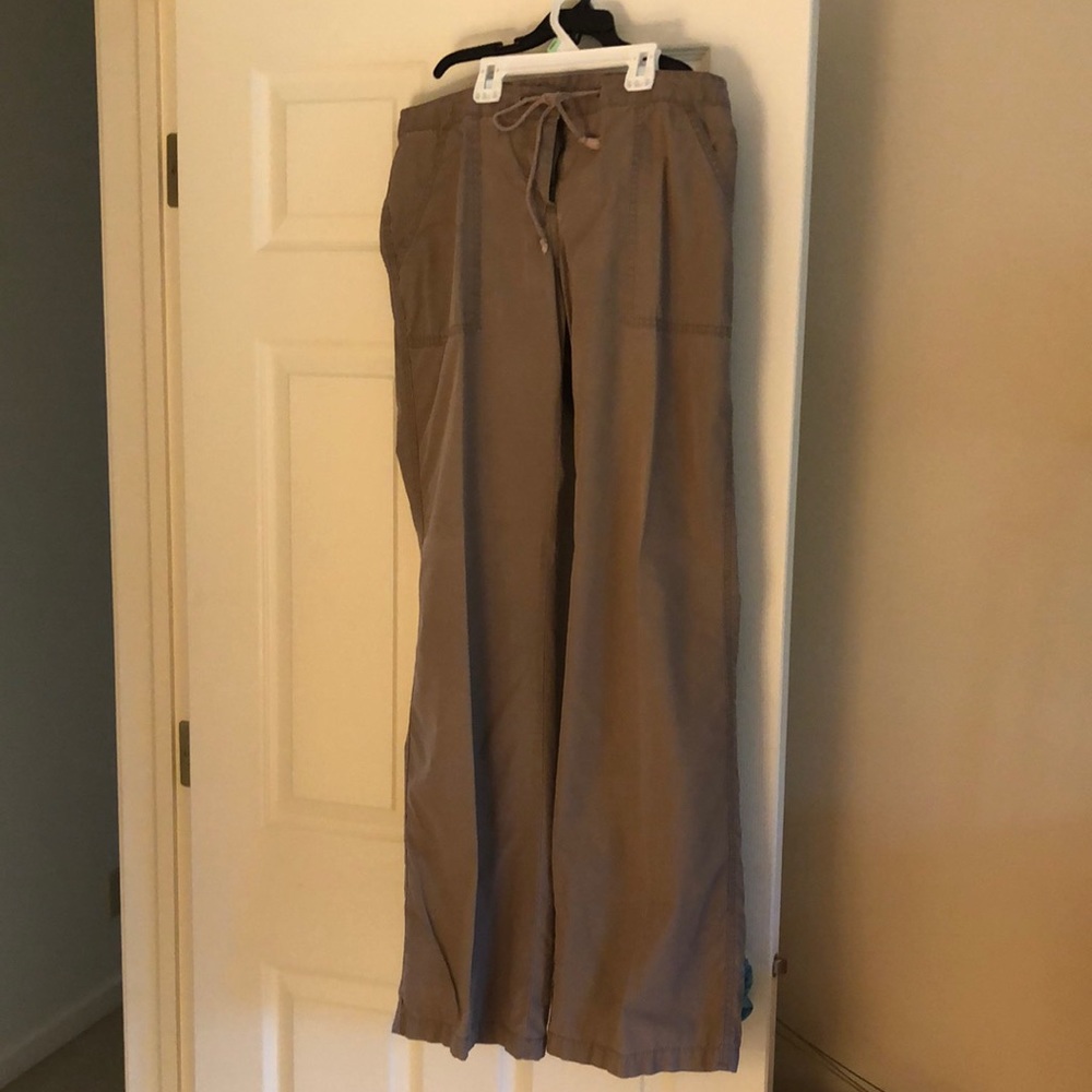 Dark khaki casual pants in long